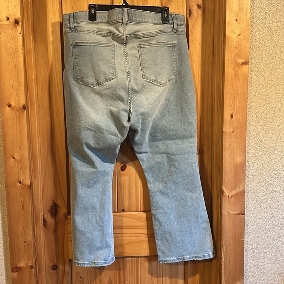 LuLaRoe Jeans Light Wash Magic Comfort Stretch - Picture 5 of 5